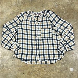 Pilcro by Anthropologie Black and Tan Plaid Button up shirt
Size: Medium
